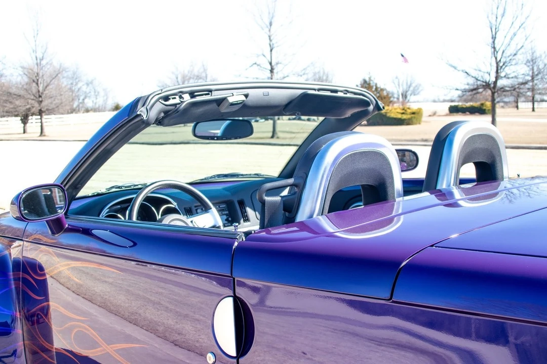 2004 Chevrolet SSR - Image 22 of 31