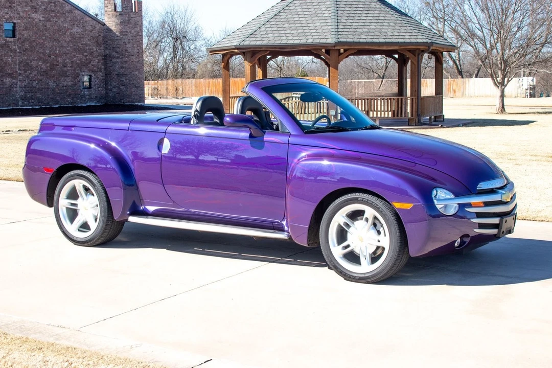 2004 Chevrolet SSR - Image 16 of 31