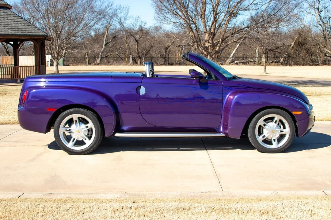 2004 Chevrolet SSR - Image 14 of 21