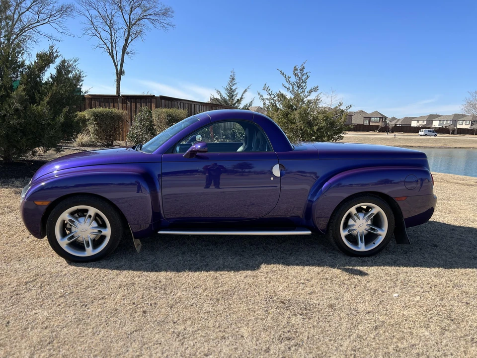 2004 Chevrolet SSR - Image 11 of 31