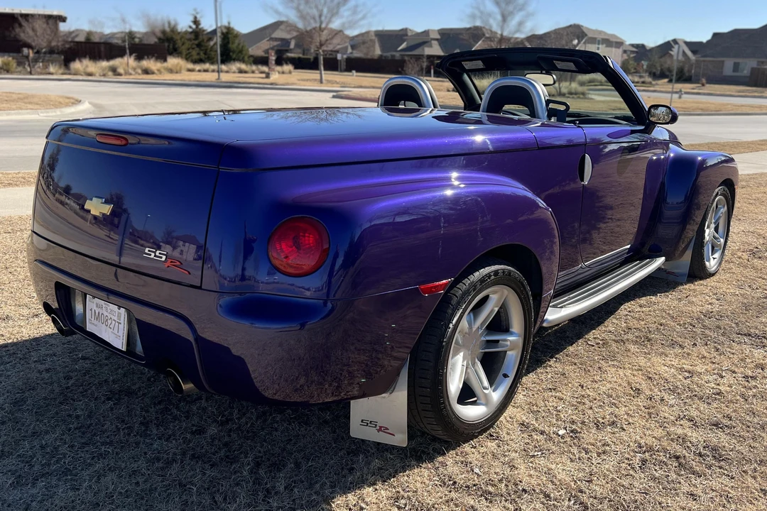 2004 Chevrolet SSR - Image 4 of 31