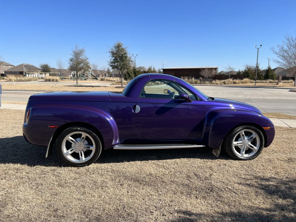 2004 Chevrolet SSR - Image 15 of 31