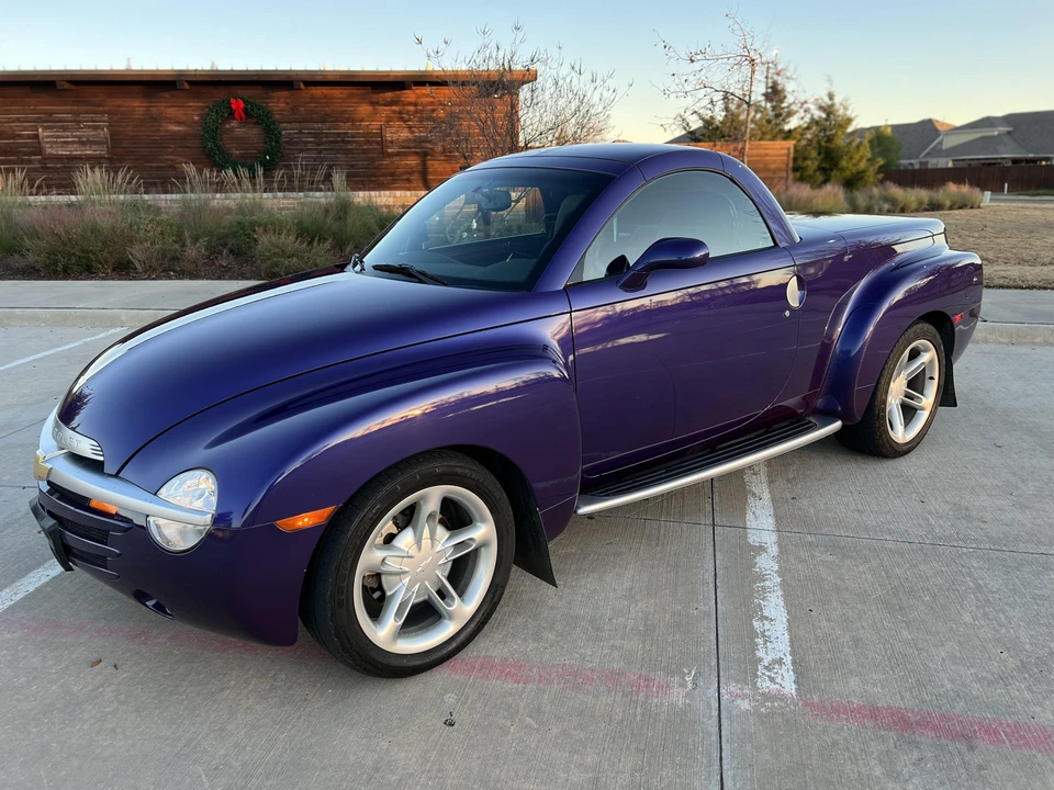2004 Chevrolet SSR - Image 9 of 31