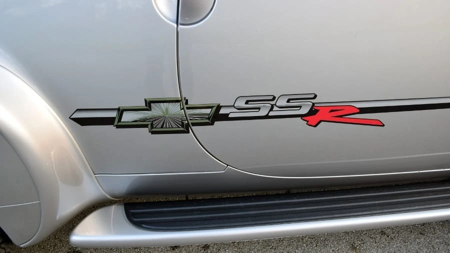 2004 Chevrolet SSR - Image 10 of 11