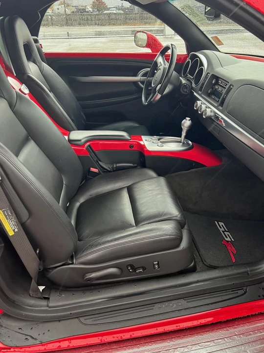 2004 Chevrolet SSR - Image 14 of 17