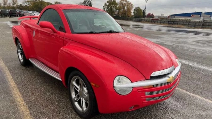 2004 Chevrolet SSR - Image 4 of 17