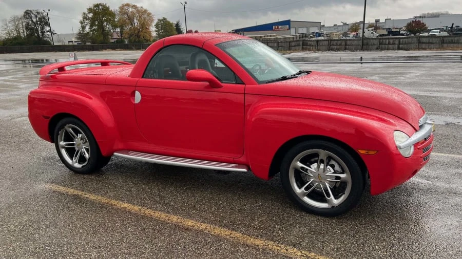 2004 Chevrolet SSR - Image 8 of 17