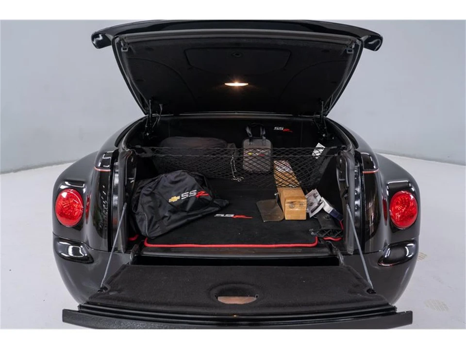 2004 Chevrolet SSR - Image 26 of 31