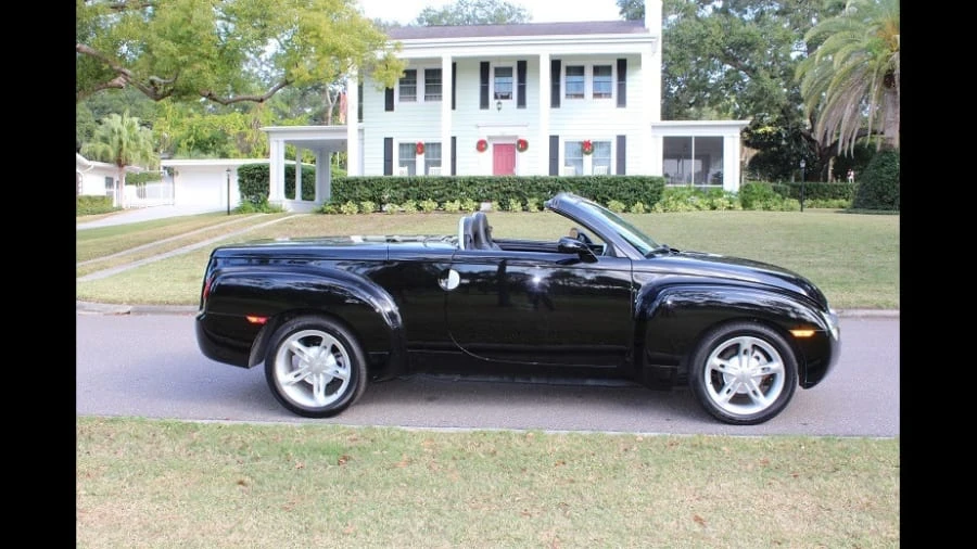 2004 Chevrolet SSR - Image 3 of 10