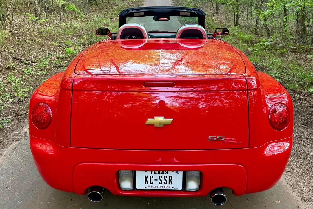 2004 Chevrolet SSR - Image 5 of 31