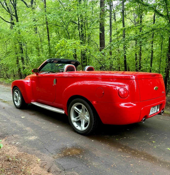 2004 Chevrolet SSR - Image 13 of 31