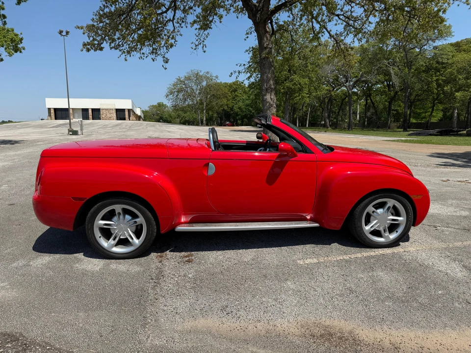 2004 Chevrolet SSR - Image 24 of 31