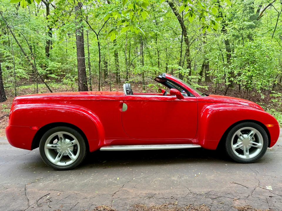 2004 Chevrolet SSR - Image 17 of 31