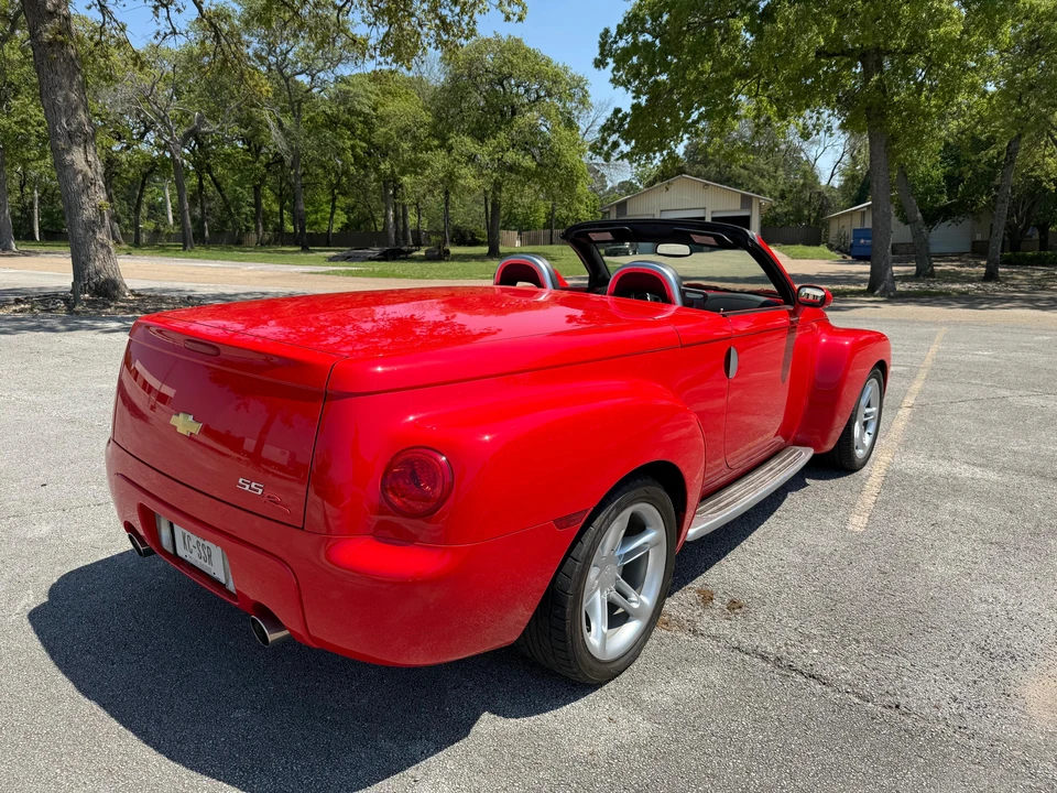 2004 Chevrolet SSR - Image 23 of 31