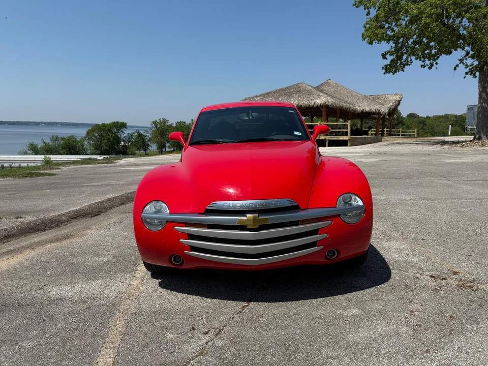 2004 Chevrolet SSR - Image 26 of 31