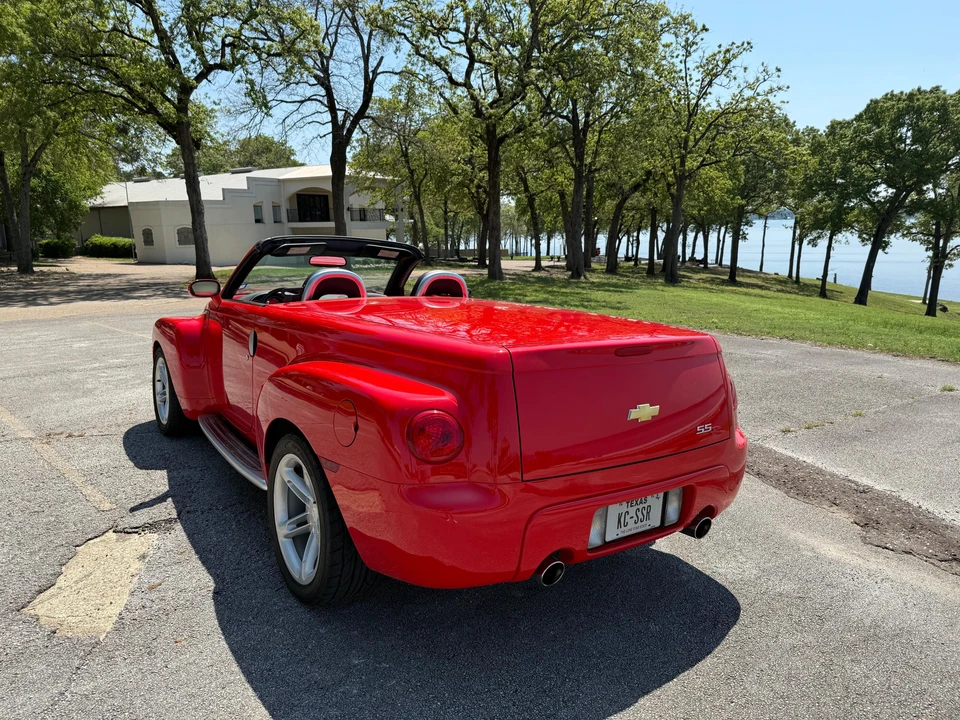 2004 Chevrolet SSR - Image 22 of 31