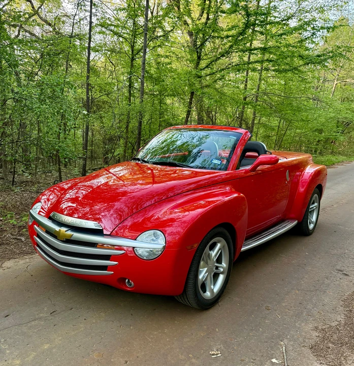 2004 Chevrolet SSR - Image 9 of 31
