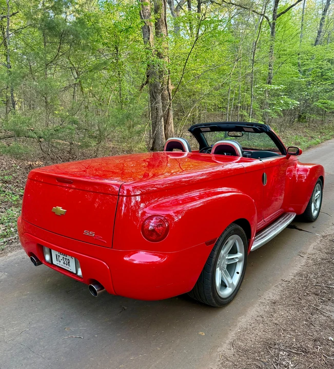 2004 Chevrolet SSR - Image 16 of 31
