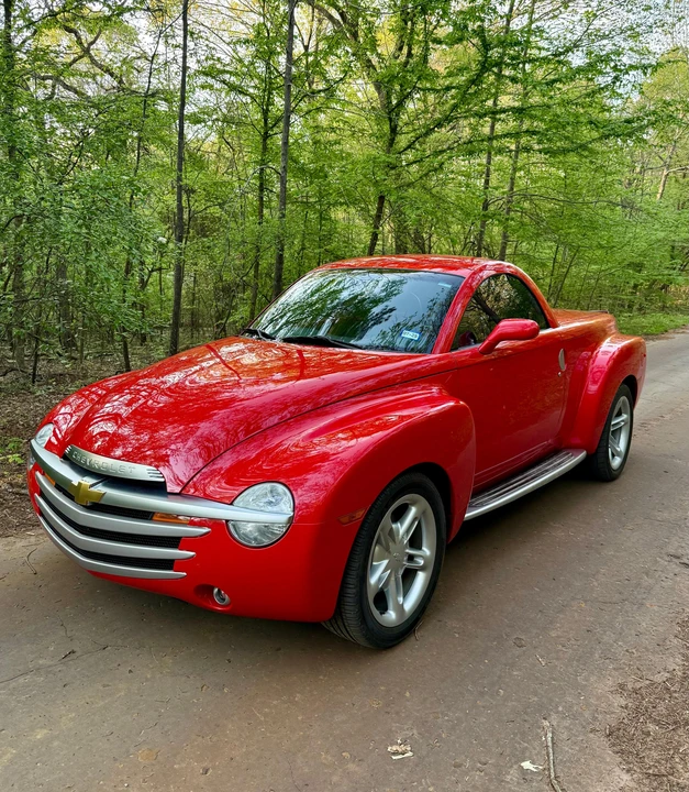 2004 Chevrolet SSR - Image 8 of 31