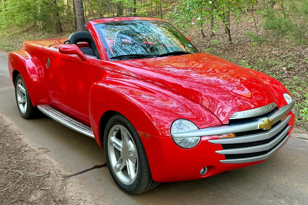 2004 Chevrolet SSR - Image 19 of 31