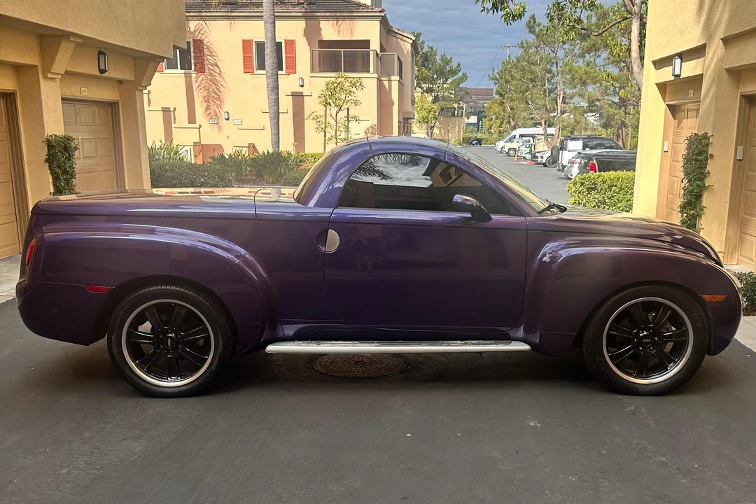 2004 Chevrolet SSR - Image 3 of 31