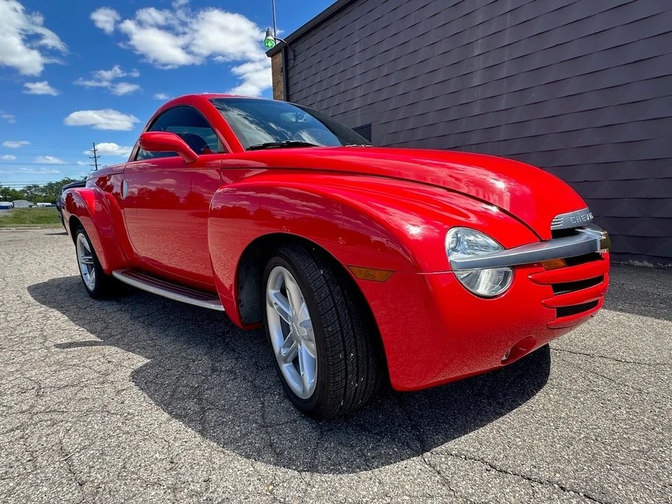 2004 Chevrolet SSR - Image 4 of 26