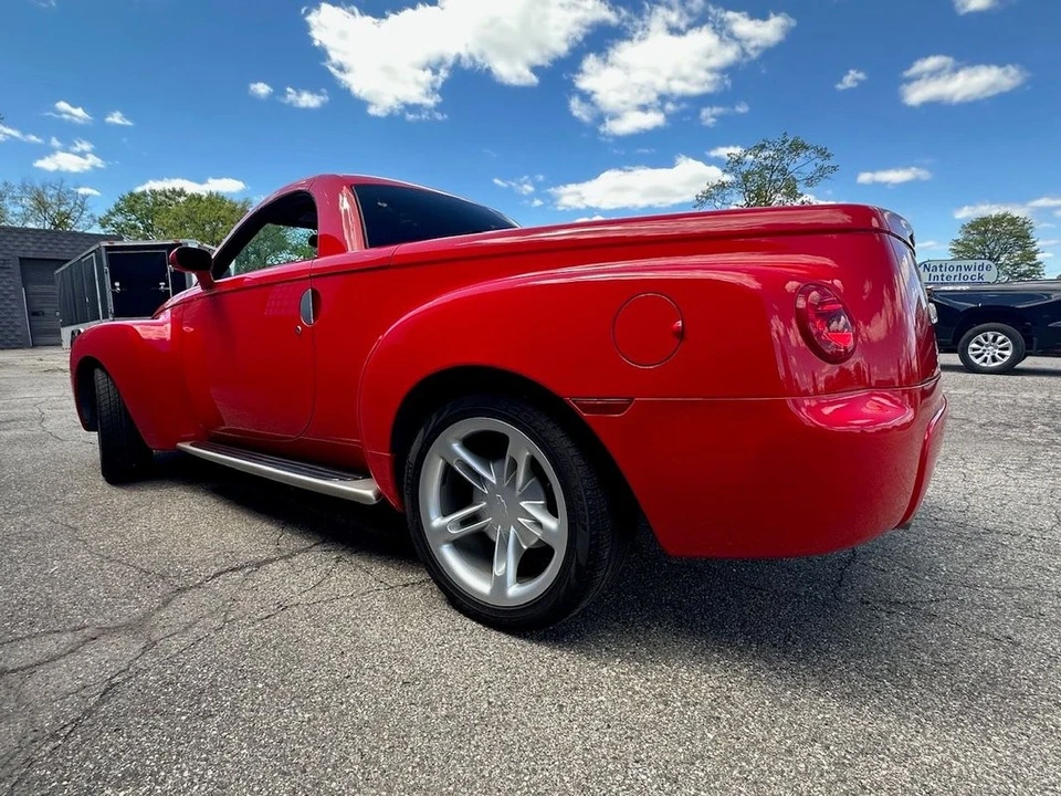 2004 Chevrolet SSR - Image 12 of 26