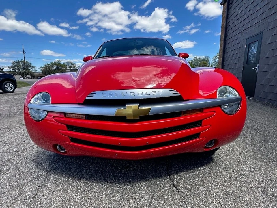 2004 Chevrolet SSR - Image 5 of 26