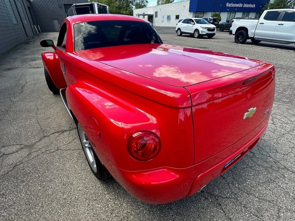2004 Chevrolet SSR - Image 13 of 26