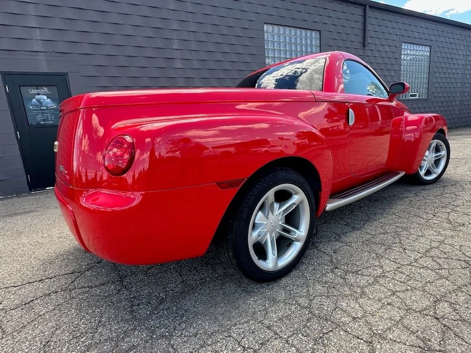 2004 Chevrolet SSR - Image 26 of 26