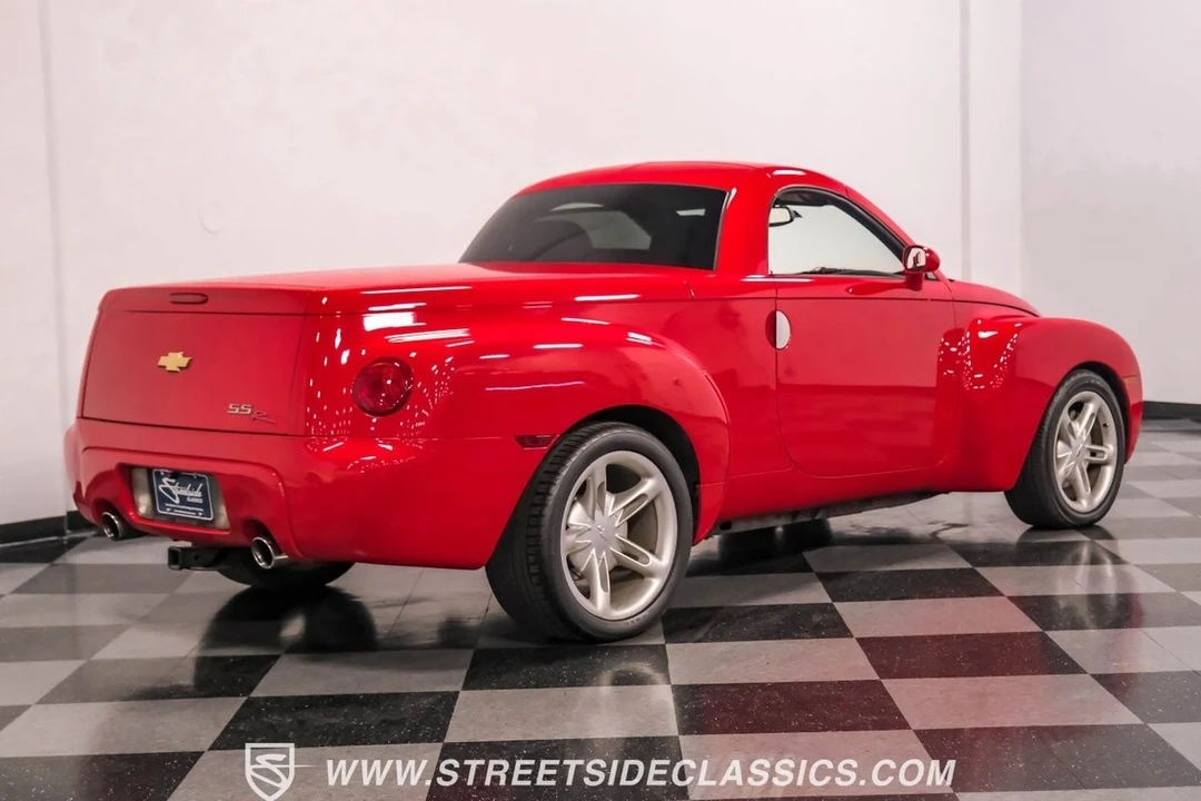 2004 Chevrolet SSR - Image 14 of 21