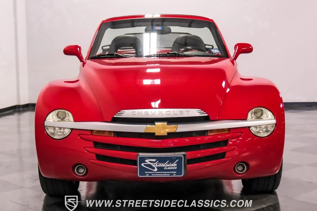2004 Chevrolet SSR - Image 19 of 21