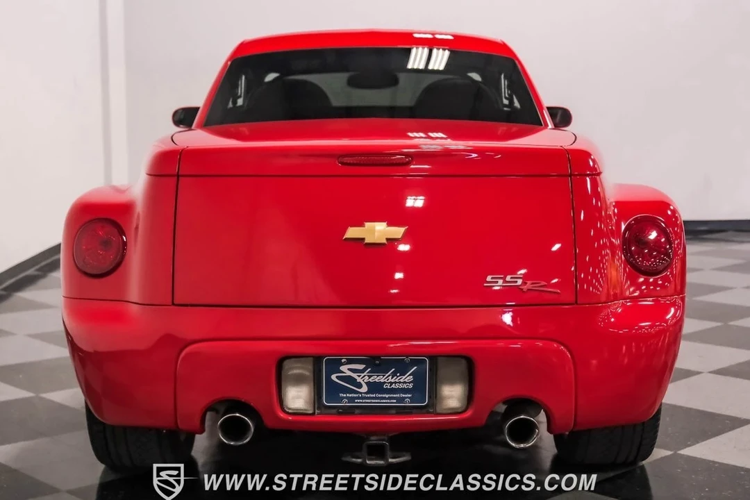 2004 Chevrolet SSR - Image 11 of 12
