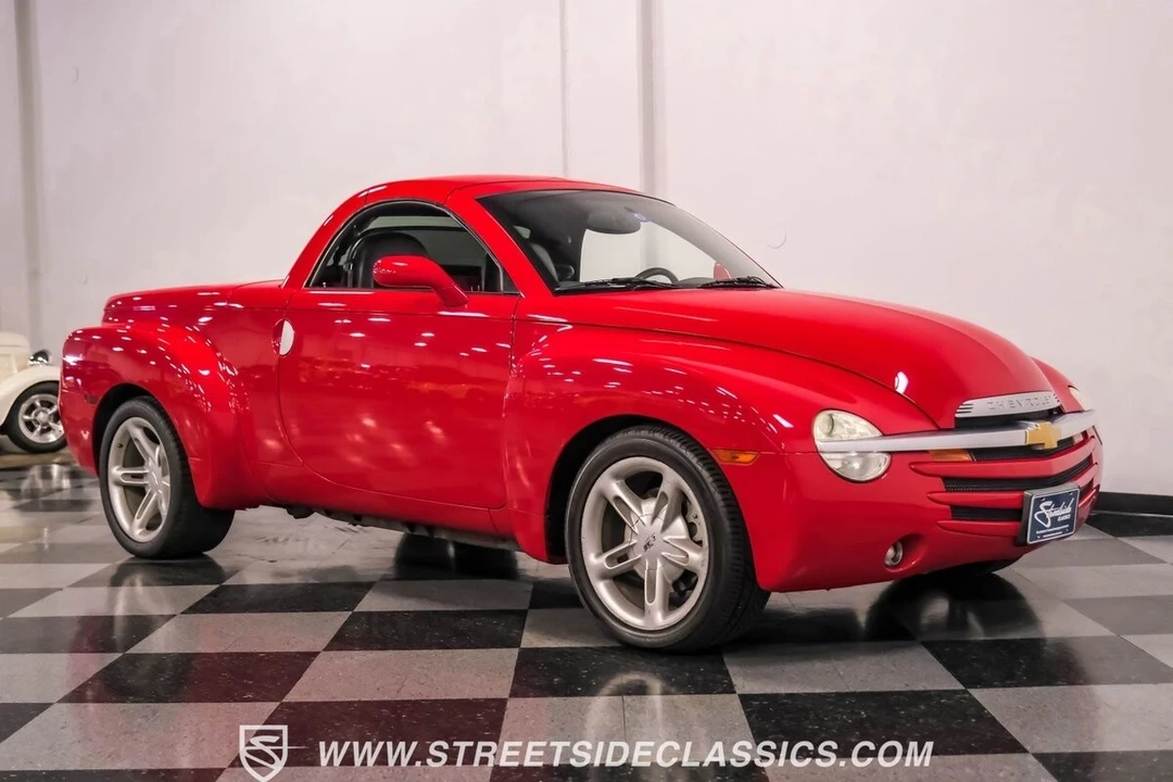 2004 Chevrolet SSR - Image 16 of 21