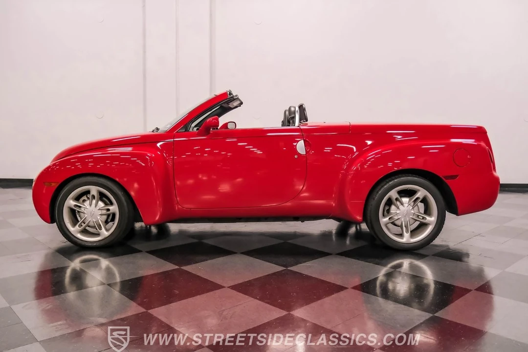 2004 Chevrolet SSR - Image 6 of 12