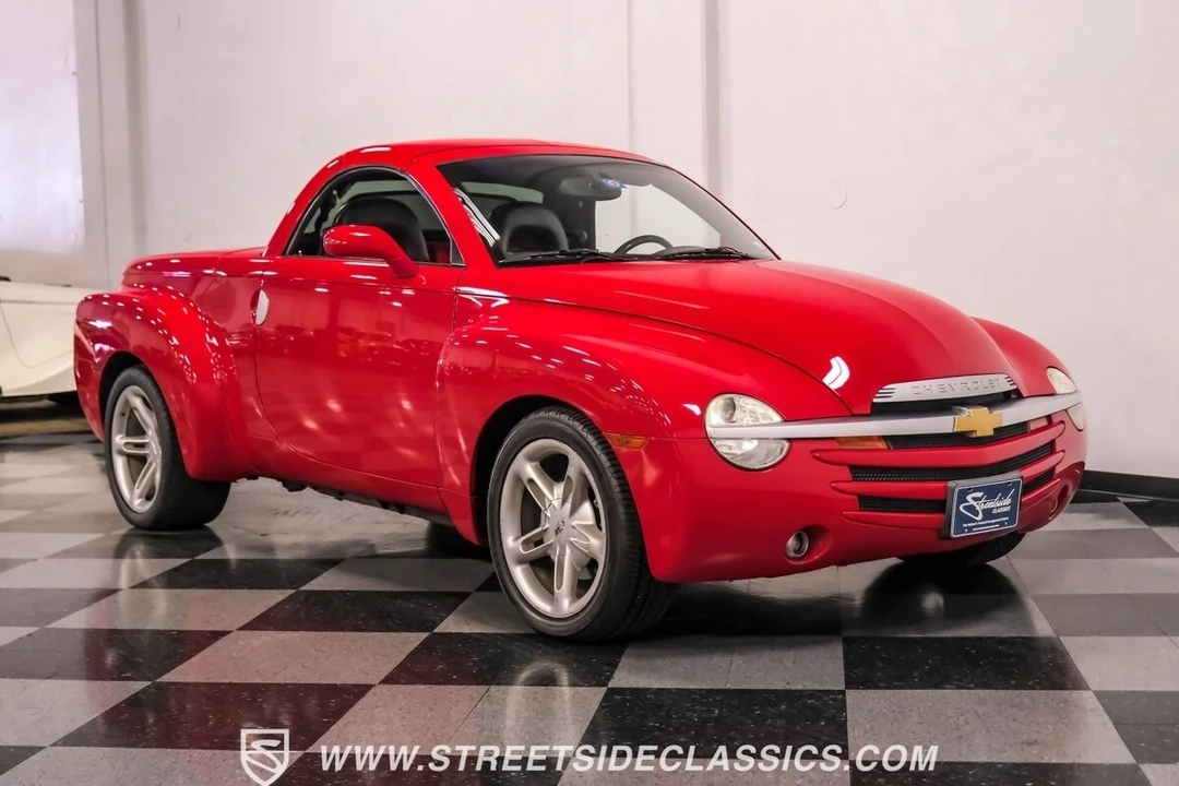 2004 Chevrolet SSR - Image 17 of 21