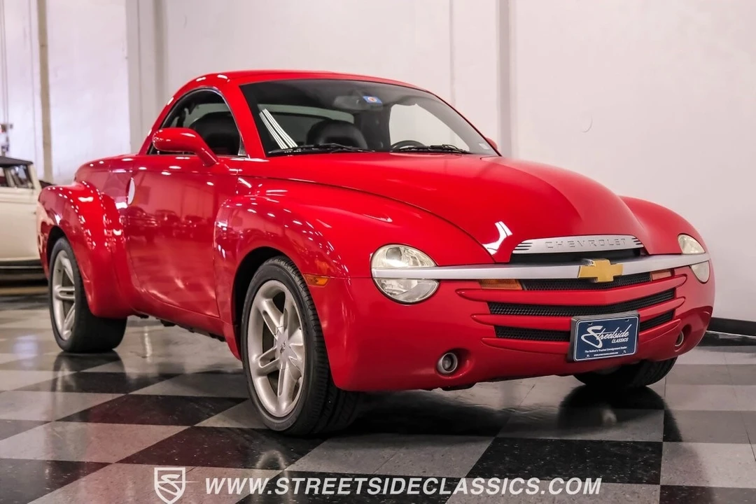 2004 Chevrolet SSR - Image 18 of 21