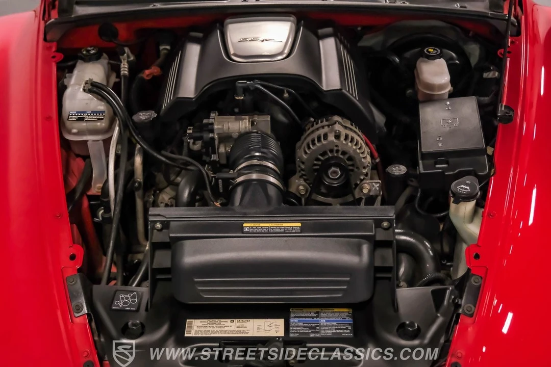 2004 Chevrolet SSR - Image 3 of 12