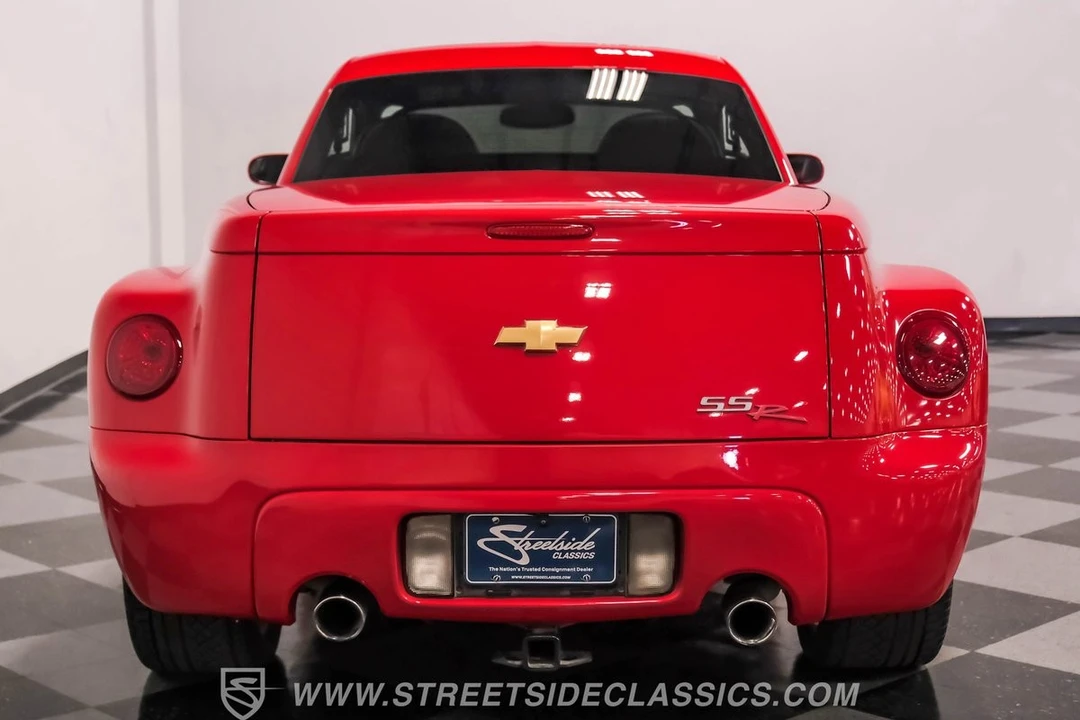 2004 Chevrolet SSR - Image 10 of 12