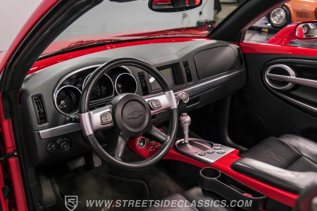 2004 Chevrolet SSR - Image 4 of 12