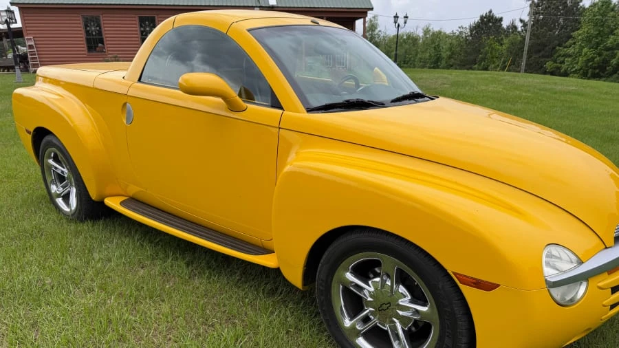 2004 Chevrolet SSR - Image 5 of 14