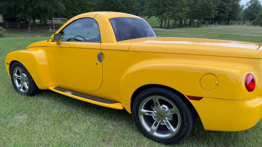 2004 Chevrolet SSR - Image 6 of 14