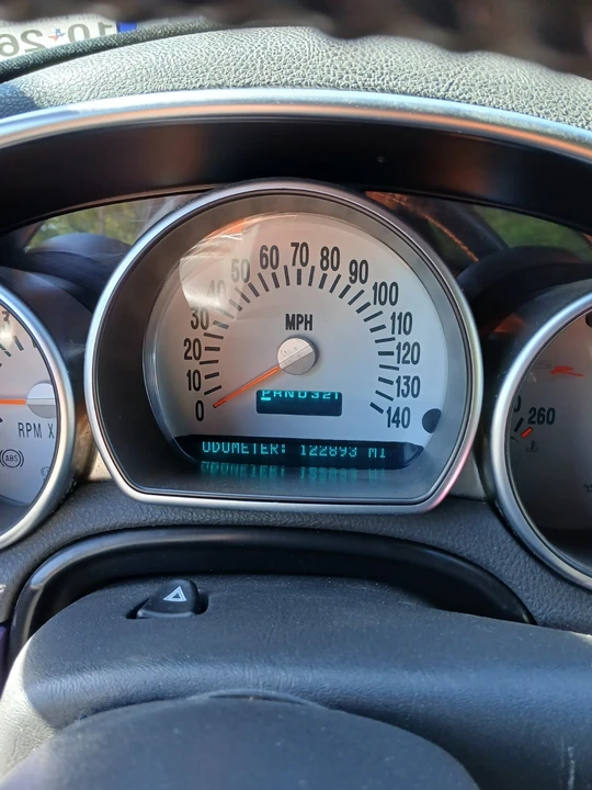 2004 Chevrolet SSR - Image 8 of 12