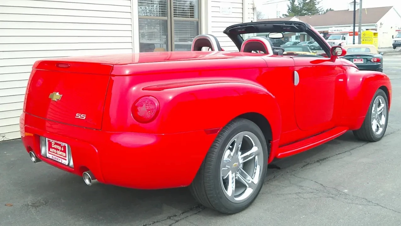 2004 Chevrolet SSR - Image 6 of 21