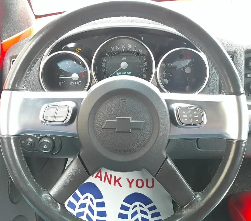 2004 Chevrolet SSR - Image 14 of 21