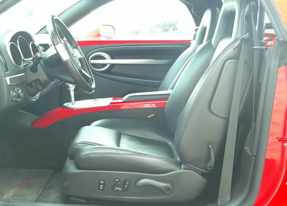 2004 Chevrolet SSR - Image 11 of 21