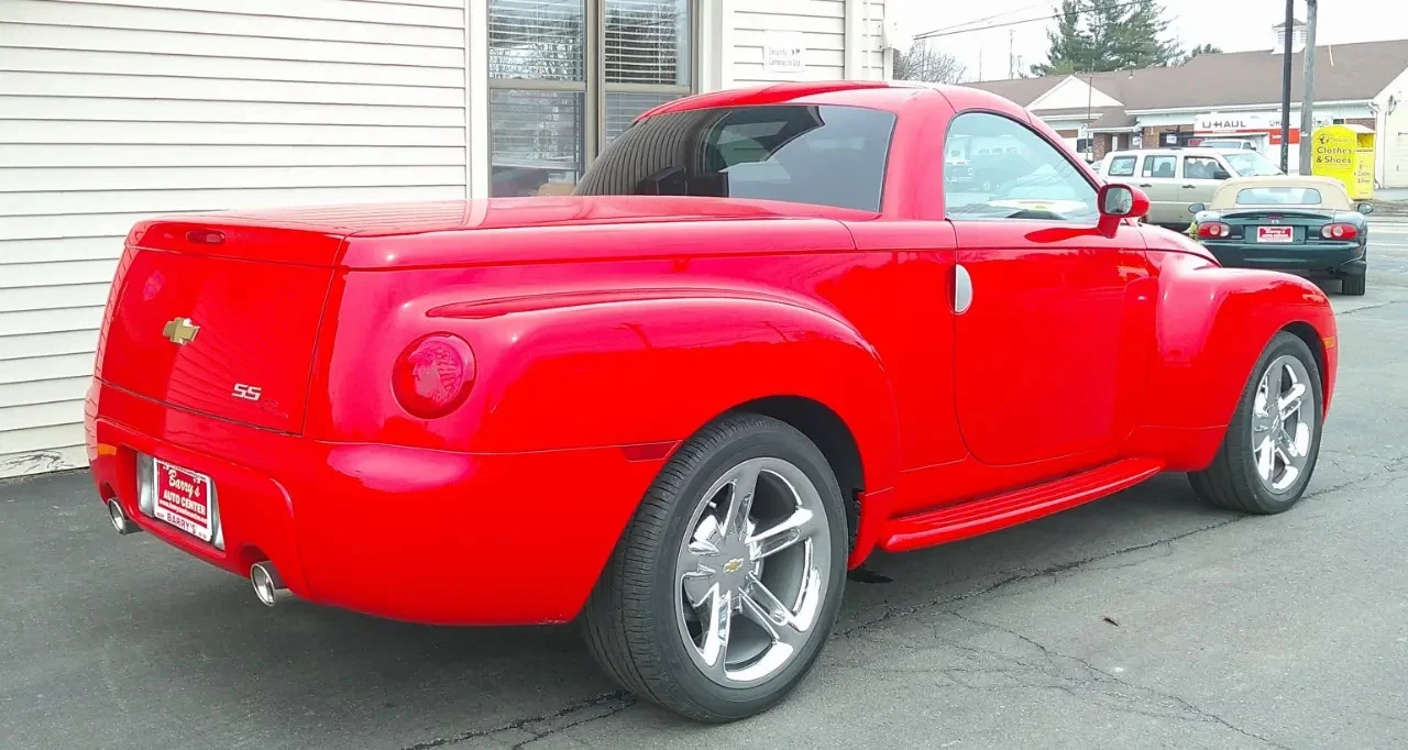 2004 Chevrolet SSR - Image 5 of 21