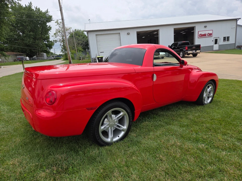 2004 Chevrolet SSR - Image 6 of 31