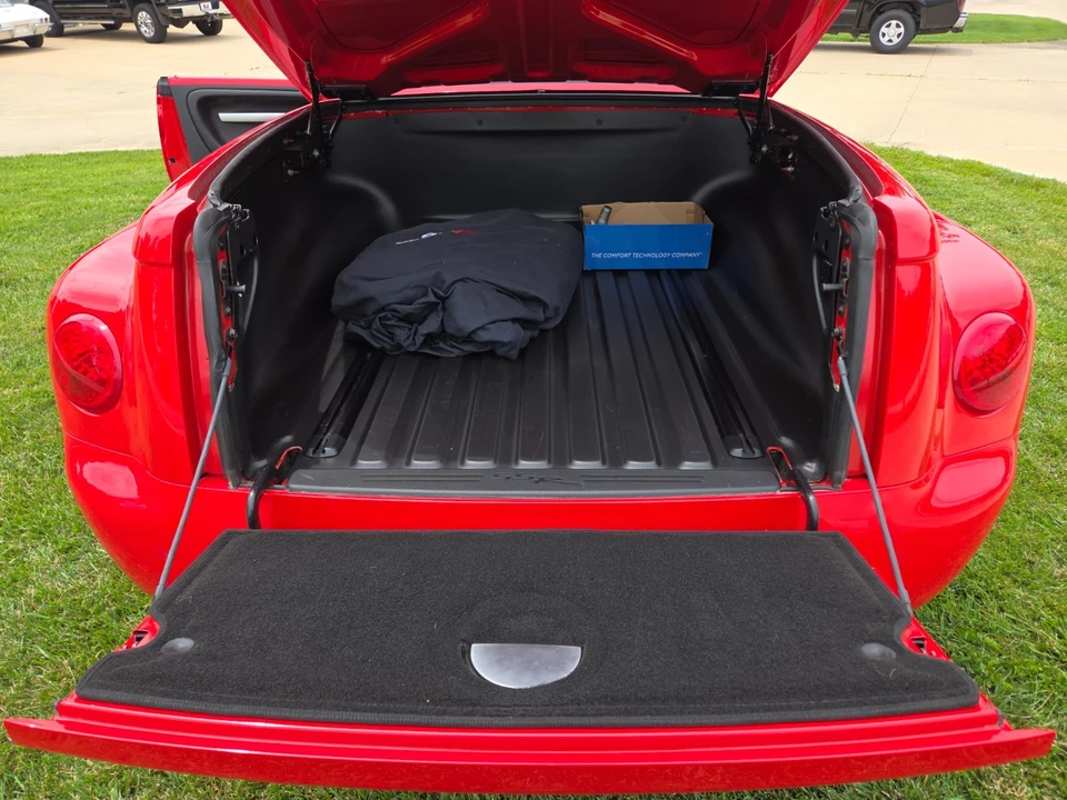 2004 Chevrolet SSR - Image 26 of 31