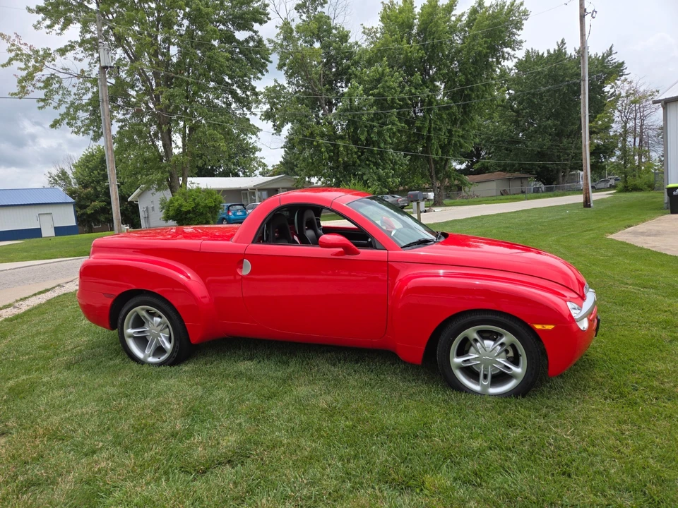 2004 Chevrolet SSR - Image 5 of 31